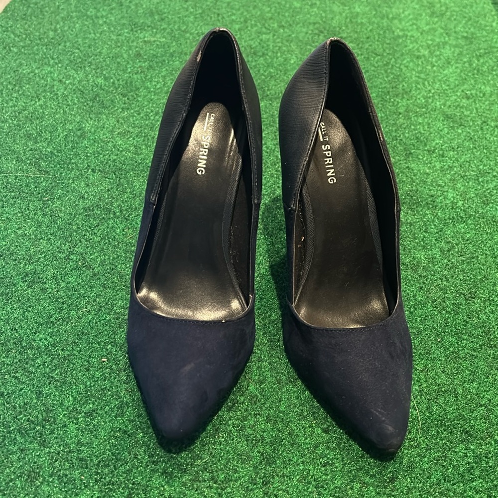 Navy blue pumps